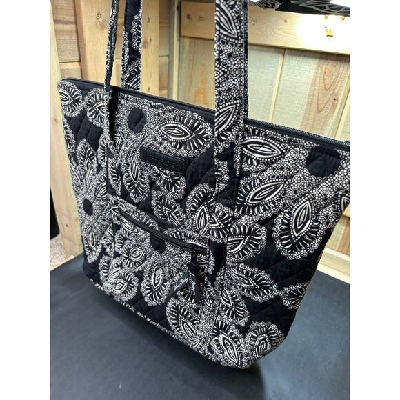 Vera Bradley Quilted Tote Bag With Black & White Paisley Pattern Zipper Closure - Picture 2 of 11